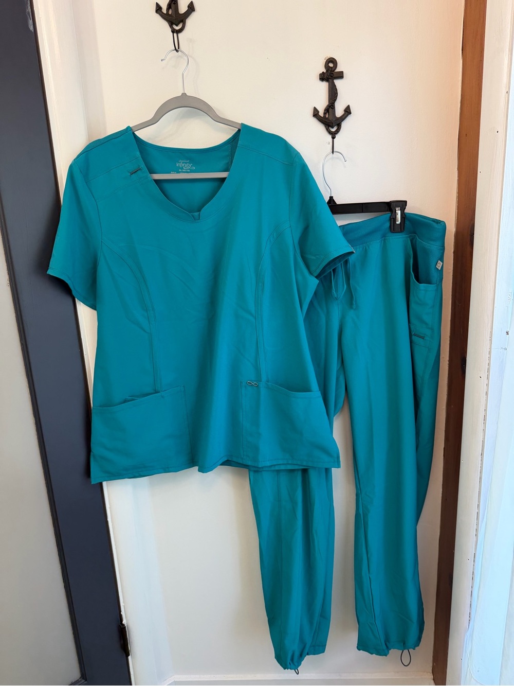 Cherokee Infinity Women’s Scrub Set Teal/Turquoise Size XL